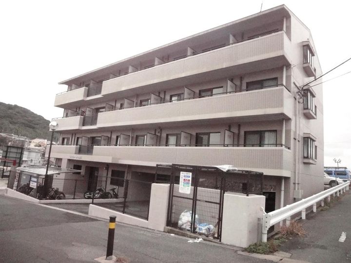 ヴィヴァーチェ浅川の外観