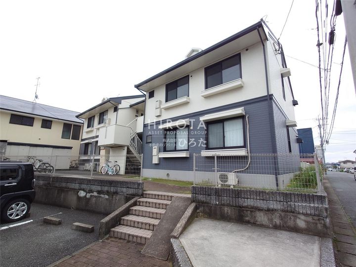 メゾンシャトーE棟の外観