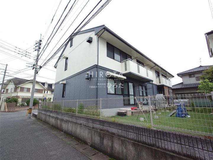 メゾンシャトーE棟の外観