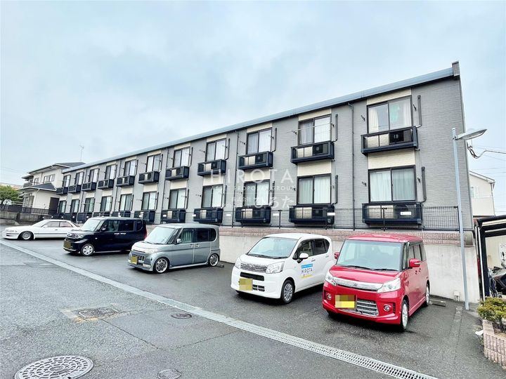 レオパレスレシエージュ本城東の外観