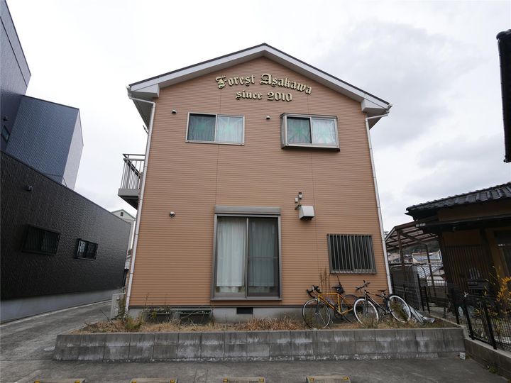フォーレスト浅川の外観