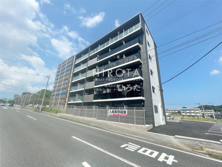 サンスタームーンモナの外観