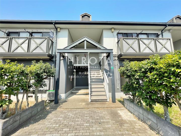 アーバン十字路A棟の外観