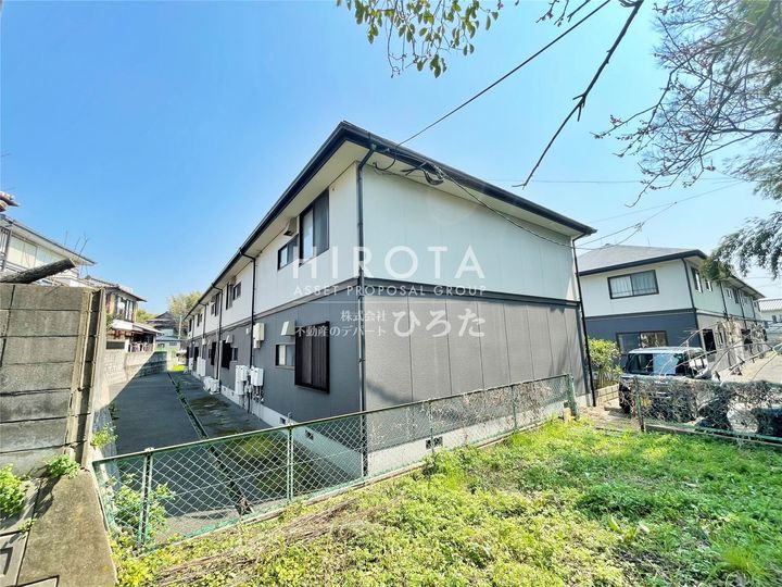 アーバン十字路A棟の外観