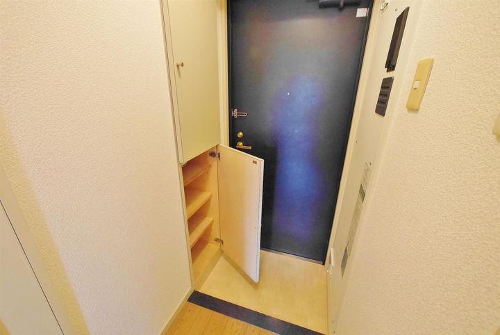 ケイズプレイス光貞台の玄関