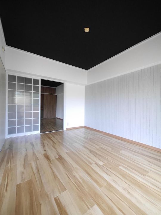 やすよしビルの内装