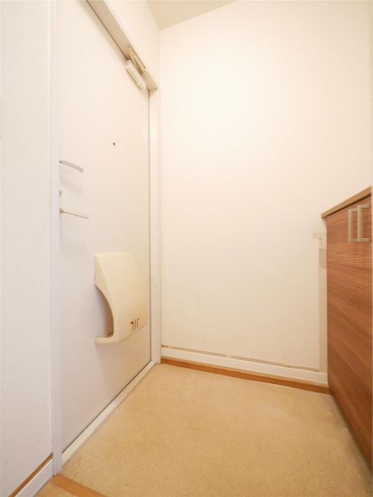 フレグランスKの玄関