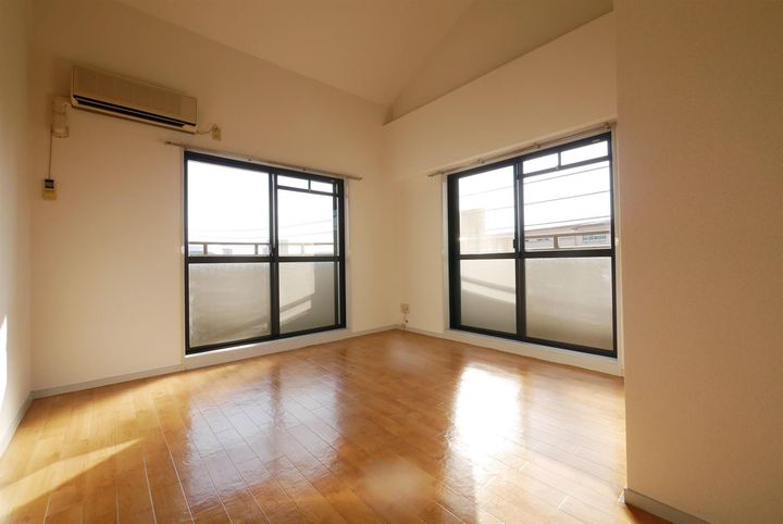 アベニュー医大前の内装