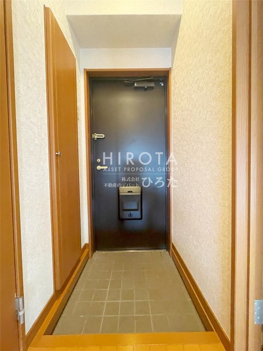 第4晴和ビルの玄関
