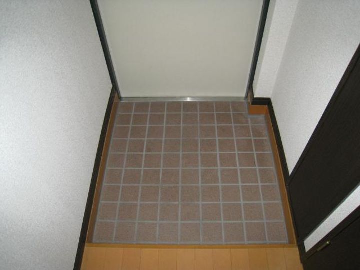 シャルマンステューディオⅤの玄関