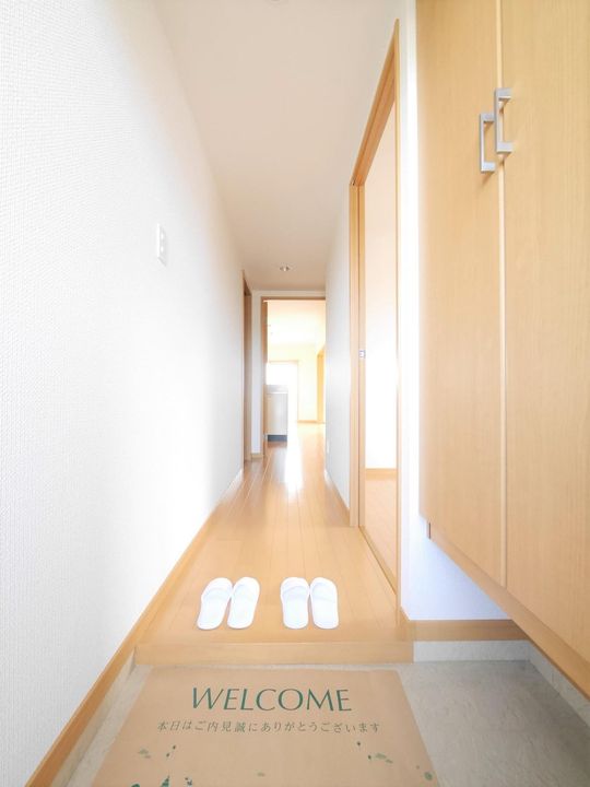 メゾンほおづきⅡの玄関
