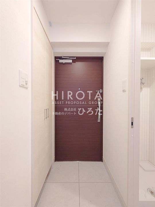 コンダクトレジデンスHIBIKINOの玄関