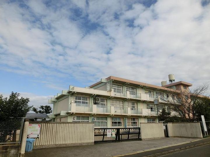 プライムガーデンの周辺