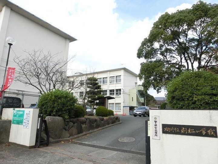 ルクール南鷹見の周辺