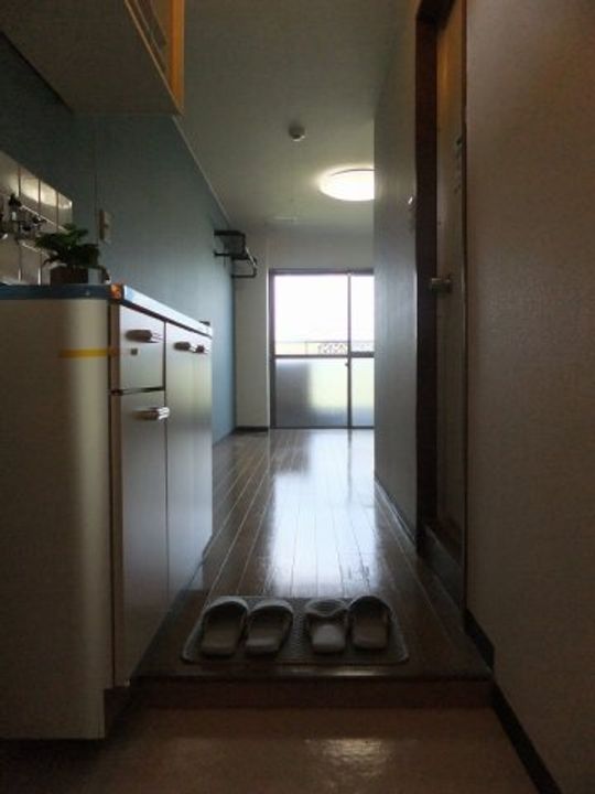 船岡山ハイツ405の玄関