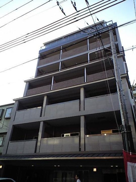 ベラジオ富小路703の外観