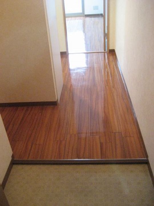 レーベンなぎの宮の玄関