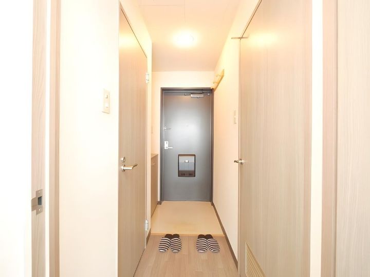 TDKビル402の玄関