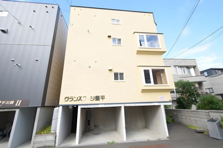 グランステージ豊平202の外観
