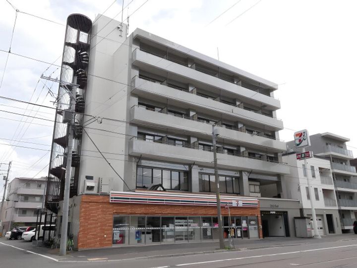コメンスNO.1306の外観