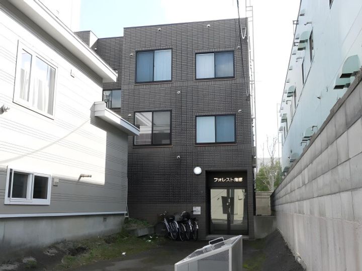 フォレスト南郷301の外観