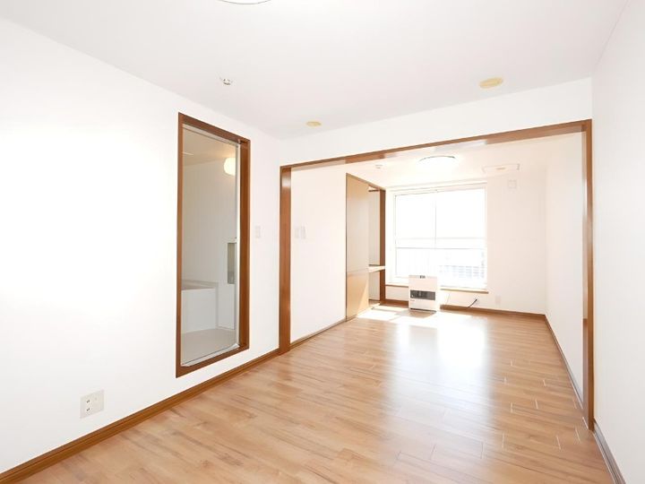 第27森宅建マンション103の内装