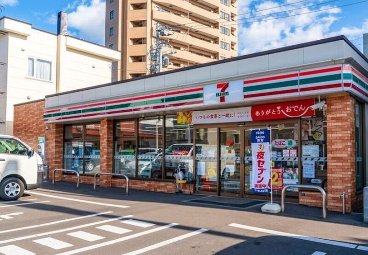 ブリックスクエアの周辺