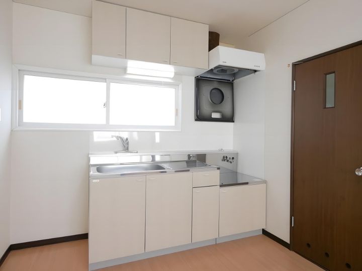 ホワイトコートカヤ13105のキッチン