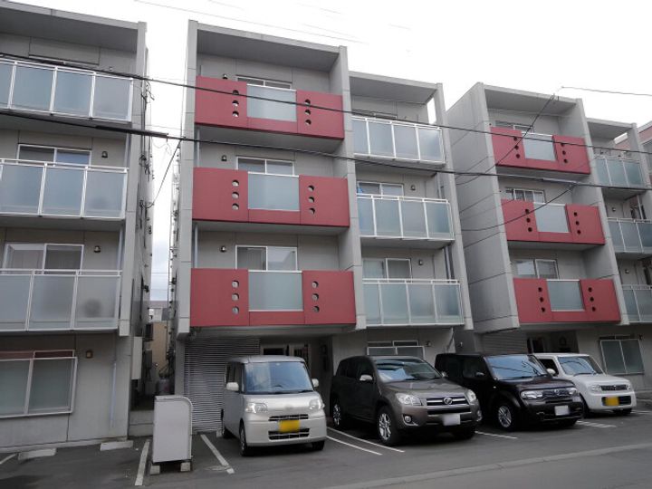 ジェイズワン平岸の外観