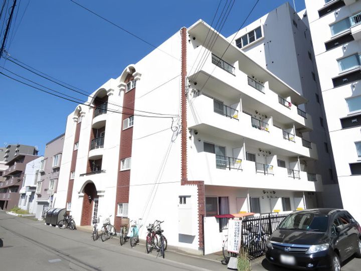 ローレル南6条105の外観