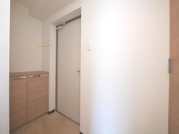 アヴェニュ近美前の玄関