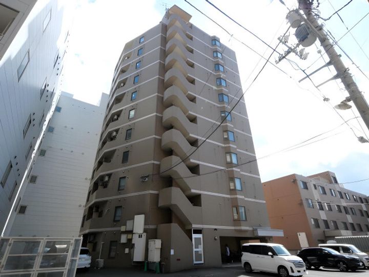 パークヒルズ中央411の外観