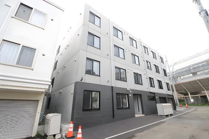 輝和(KIWA)の外観