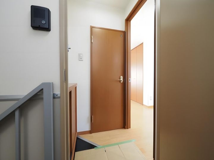 松本ビル2401の玄関