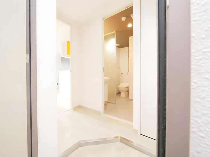 LEE東札幌 A棟の玄関