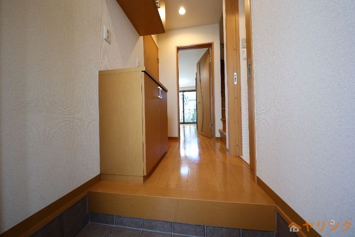 グランハート天子田Cの玄関