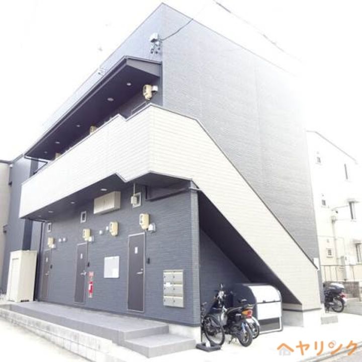 クレア新守西の外観