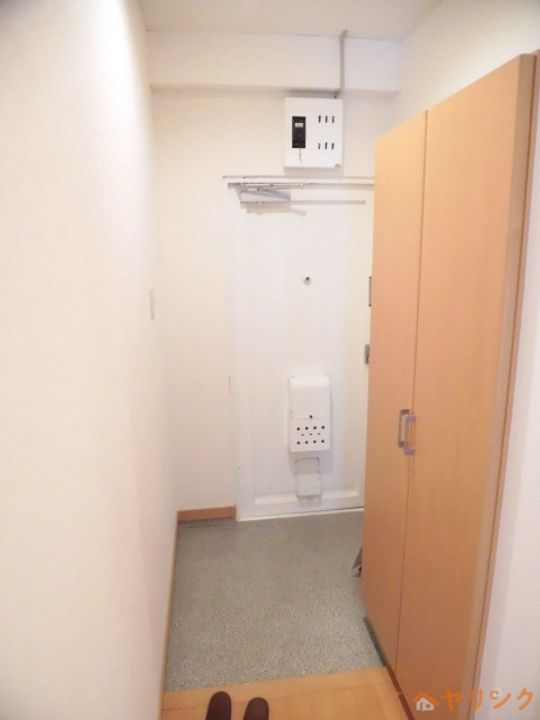 メゾン親名の玄関