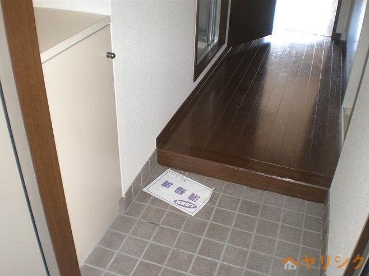 シティライフ高社の玄関