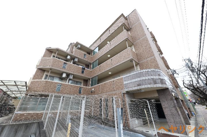 アールズコート富が丘の外観