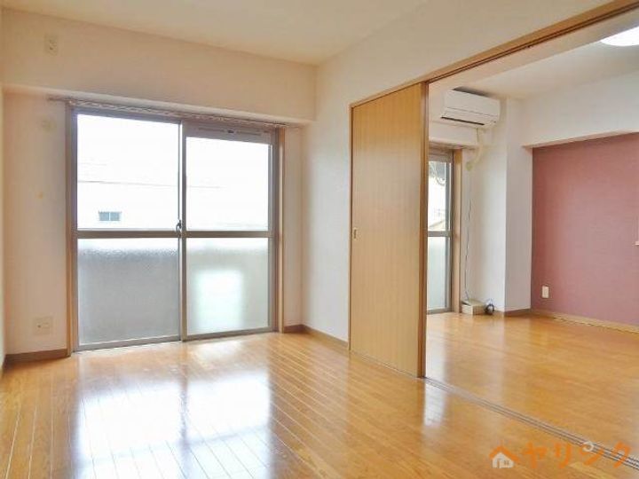 コンラッドのその他画像