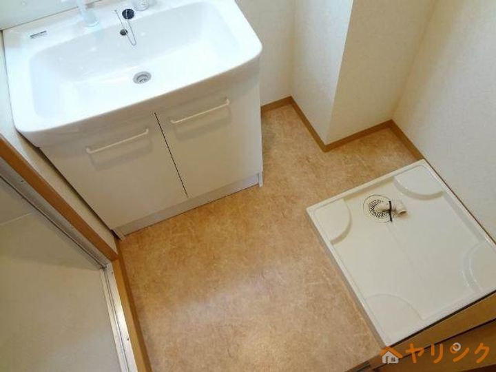 コンラッドのその他画像