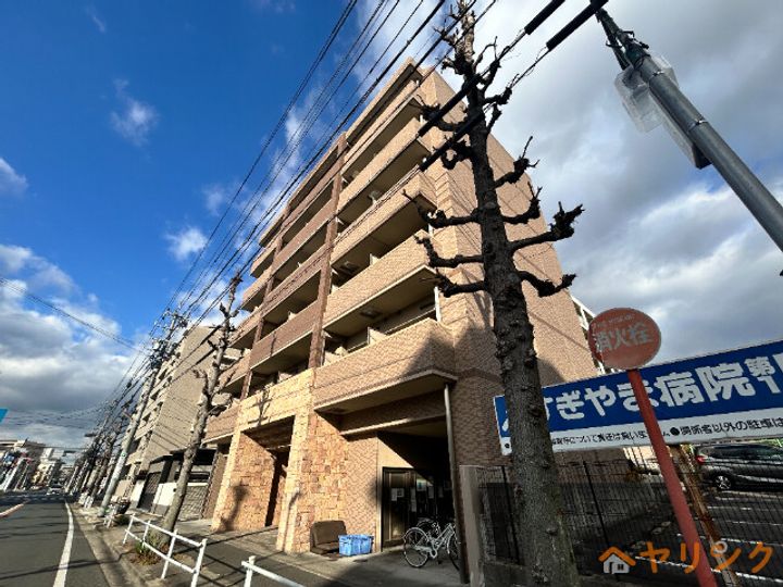 アーデン上社の外観