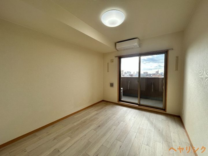 アーデン上社の内装