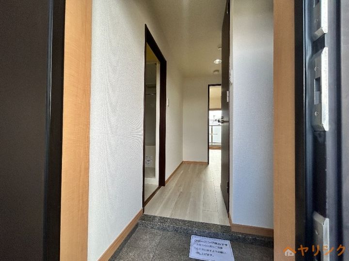 アーデン上社の玄関