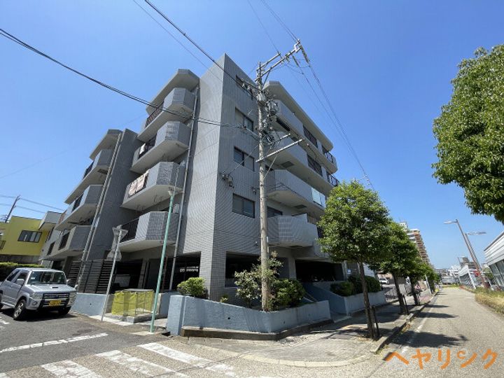 第2ブルーサンテ横地の外観