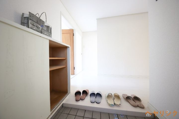 レスカール社台の玄関