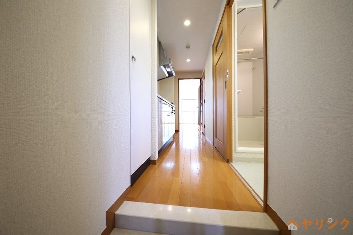 アールズヒルズ朝日が丘の玄関