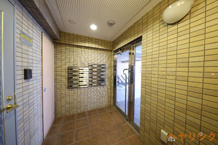 シティライフ本郷北の玄関