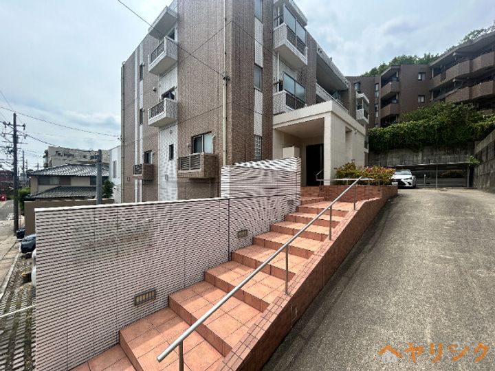 AZALEE UEZONOの外観